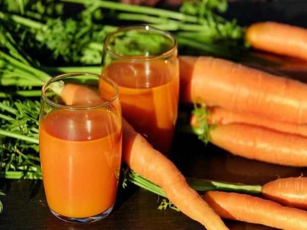 Những lợi ích bất ngờ của nước ép cà rốt, táo và lựu
