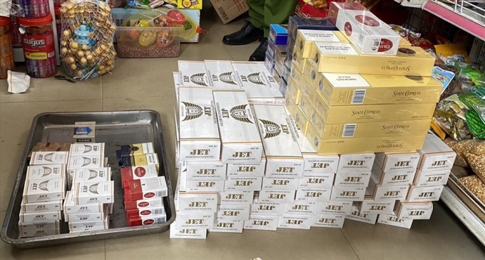 Đắk Nông phát hiện và thu giữ gần 1.400 bao thuốc lá điếu nhập lậu