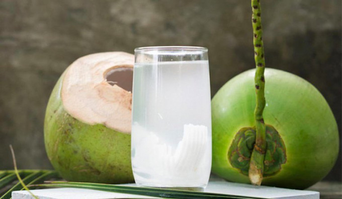Những lợi ích của nước dừa đối với sức khỏe của trẻ nhỏ