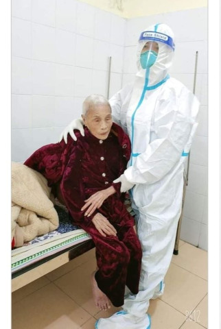 Hòa Bình: Trung tâm Y tế huyện Kim Bôi điều trị khỏi COVID-19 cho bệnh nhân 103 tuổi