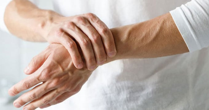 5 bài tập cơ bản hàng ngày giúp kiểm soát cơn đau do viêm khớp