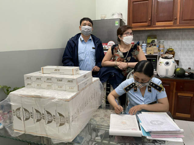 Ninh Thuận xử phạt 2 cơ sở kinh doanh buôn bán thuốc lá điếu nhập lậu