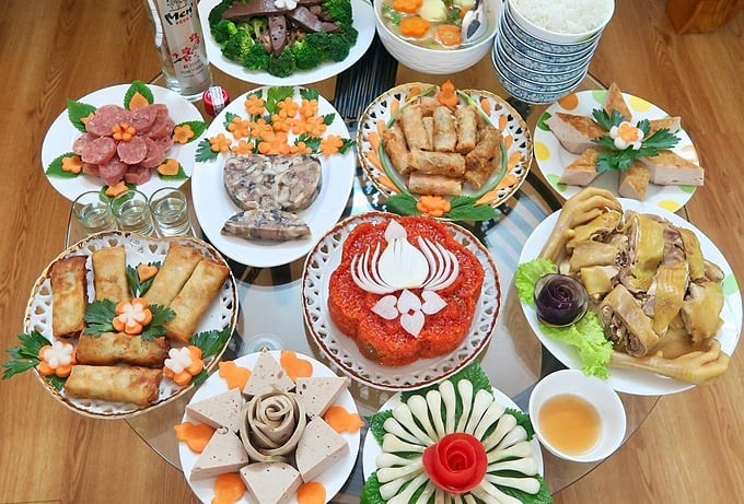 Mâm cơm cúng ngày mùng 1 Tết âm lịch gồm những gì?