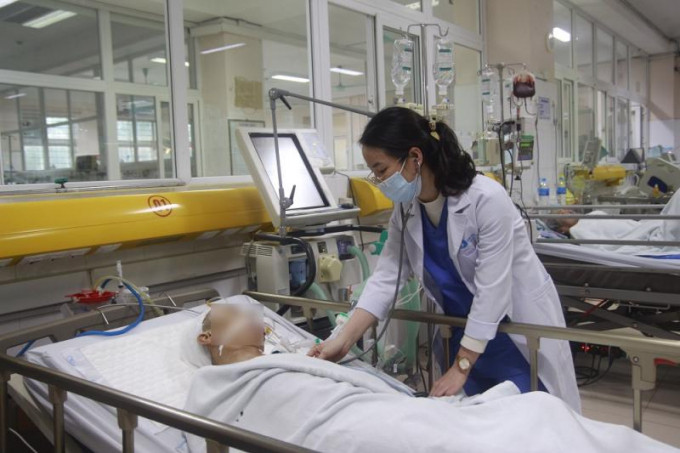Chuyên gia cảnh báo về tình trạng biến chứng do ngộ độc rượu ở nam giới