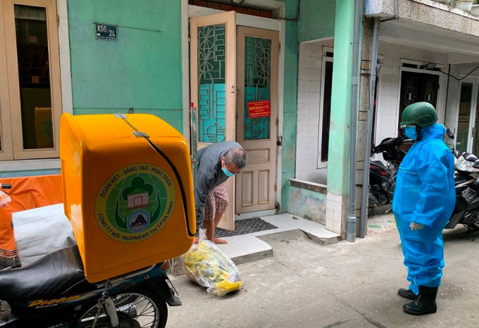 Đà Nẵng phòng ngừa lây nhiễm COVID-19 do rác thải từ các hộ, khu dân cư có F0
