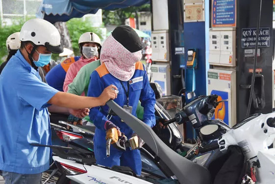 Đề xuất giảm thuế bảo vệ môi trường với xăng xuống còn 3.000 đồng/lít