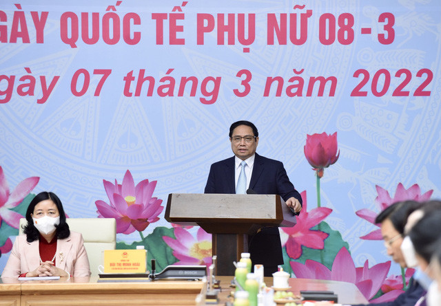Thủ tướng Chính phủ Phạm Minh Chính gặp mặt đại diện nữ tiêu biểu nhân ngày Quốc tế Phụ nữ 8/3
