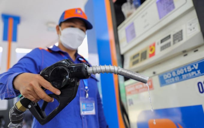 Bộ Tài chính đồng ý đề xuất giảm thuế bảo vệ môi trường 2.000 đồng/lít xăng
