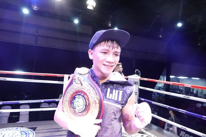 Lê Hữu Toàn vô địch boxing WBA Châu Á hạng minimum