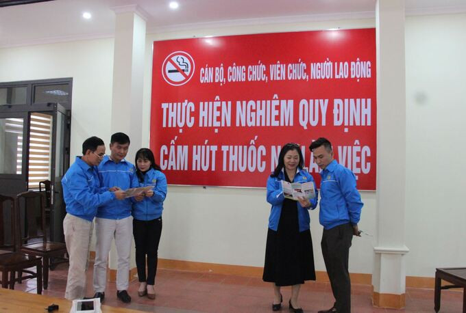 Hà Nội lồng ghép tuyên truyền tác hại của thuốc lá với hoạt động Tháng Công đoàn