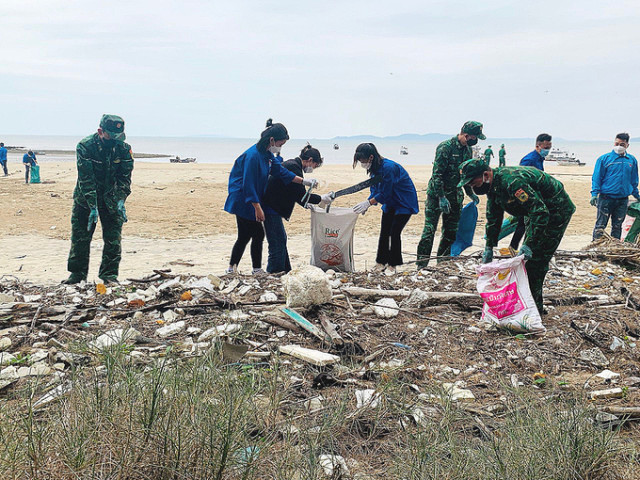 Quảng Ninh ra quân chiến dịch "Hãy làm sạch biển" năm 2022