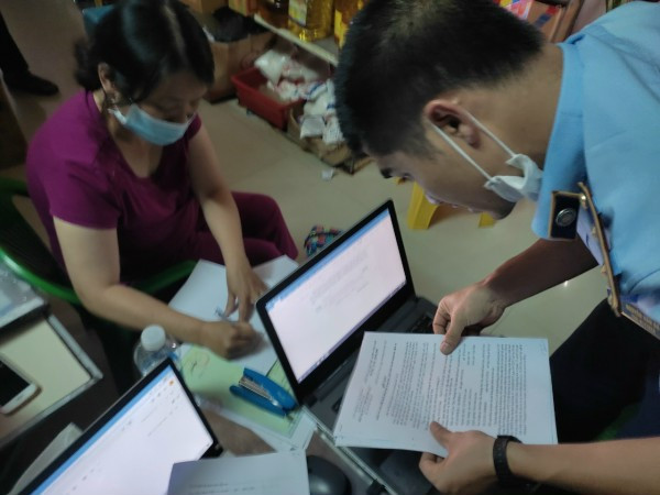 Kon Tum xử phạt 10 triệu đồng 2 cơ sở kinh doanh hàng hóa giả mạo