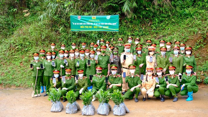 Cao Bằng: Phụ nữ khối cảnh sát phát động trồng 500 cây keo
