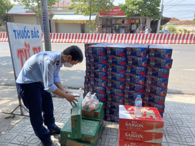 Tây Ninh kiểm tra và bắt giữ 3 vụ kinh doanh bia nhập lậu