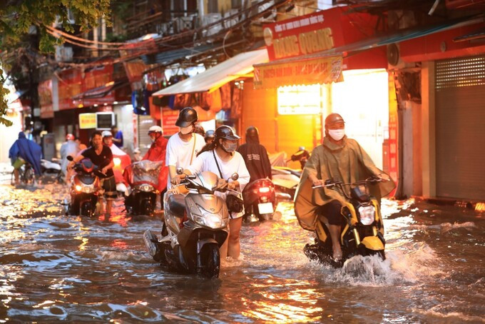 Hà Nội sẽ số hóa mạng lưới thoát nước để hạn chế thiệt hại do mưa lớn gây ra