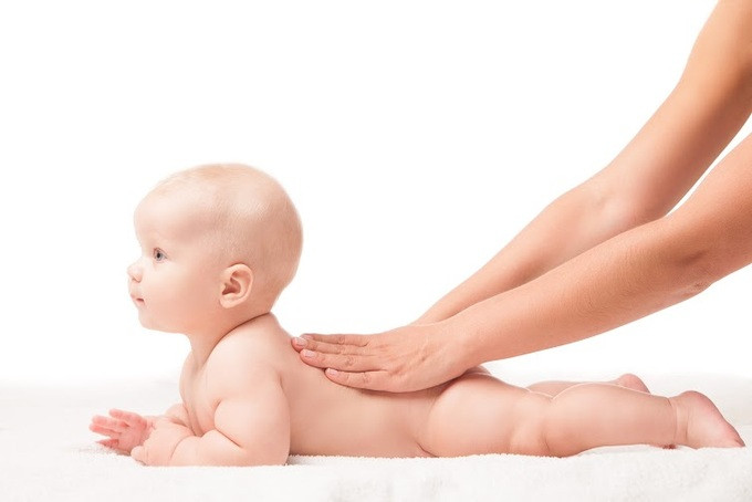 Những lưu ý khi massage cho trẻ