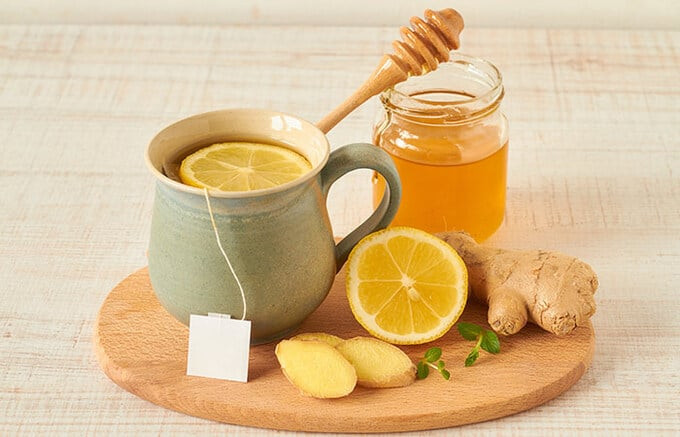 Lợi ích thói quen uống nước mật ong trước khi ngủ