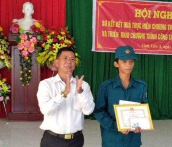 Hậu Giang tặng Giấy khen cho đồng chí dân quân tự vệ xã lao mình xuống kênh cứu nạn
