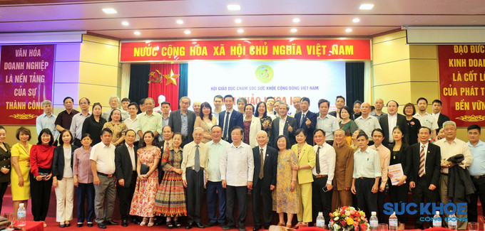 Hội thảo khoa học “Bảo tồn, phát triển và sử dụng nguồn dược liệu vì sức khỏe cộng đồng”