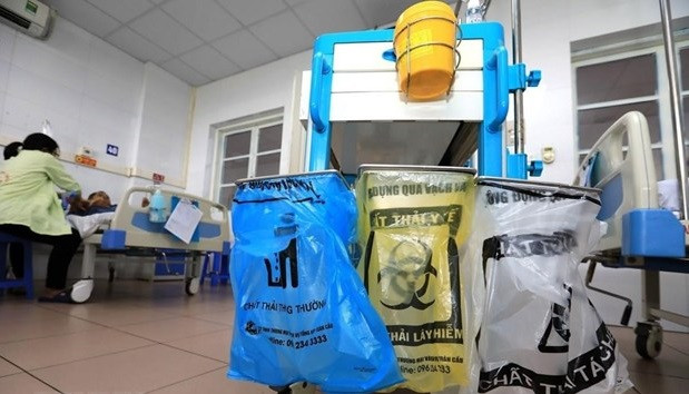 Phó Thủ tướng Vũ Đức Đam: Tăng cường kiểm tra việc xử lý chất thải y tế