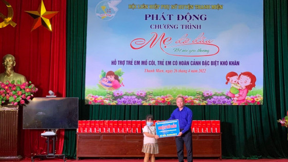 Công ty Cổ phần Đầu Tư Sức Khỏe Cộng Đồng đồng hành cùng chương trình “Mẹ đỡ đầu” huyện Thanh Miện, Hải Dương
