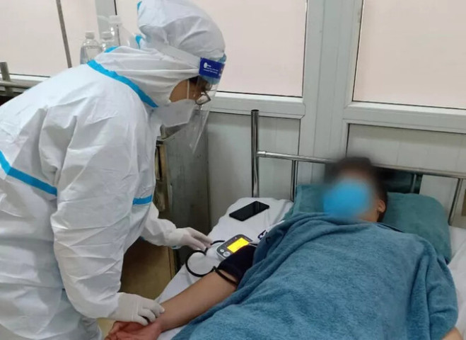 Quảng Ninh: Nam thanh niên rơi vào hôn mê sau khi uống thuốc điều trị COVID-19 tự mua