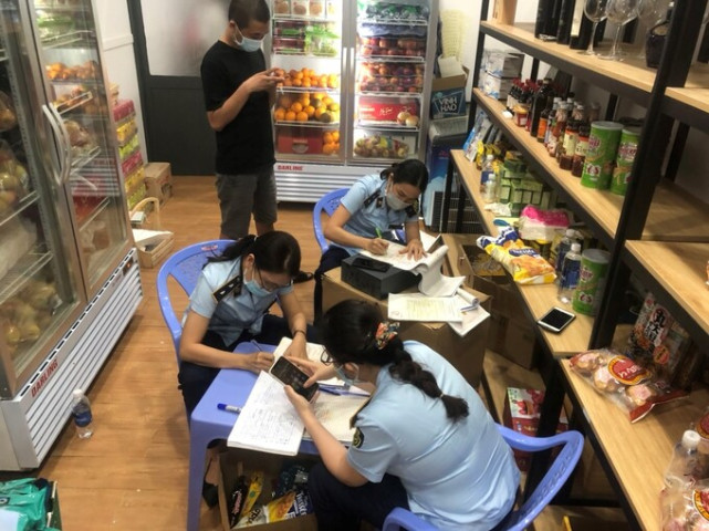 Bình Thuận: Tạm giữ lô hàng thuốc lá điếu có dấu hiệu giả mạo nhãn hiệu