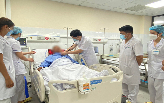 Hòa Bình: Cả gia đình đi cấp cứu khi đun lá ngón uống vì nghĩ là lá cây beo