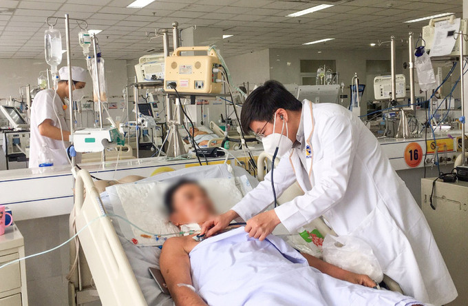 Tây Ninh: Nhập viện nguy kịch do bị ong vò vẽ đốt hơn 100 vết