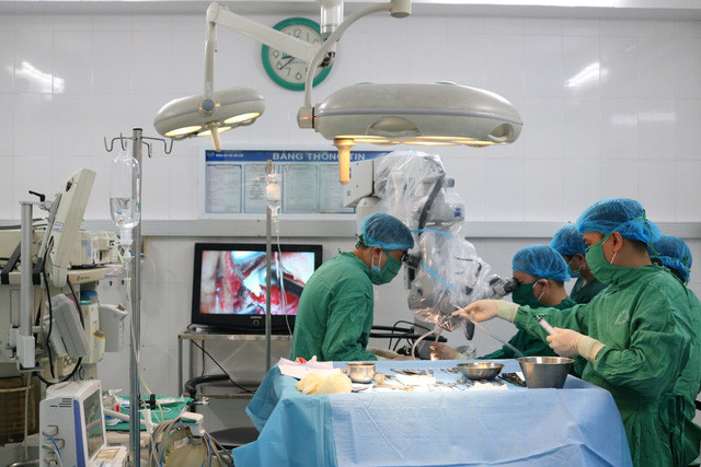 Đà Nẵng: Một phụ nữ mang khối u xơ tử cung “khủng” tương đương thai 7 tháng