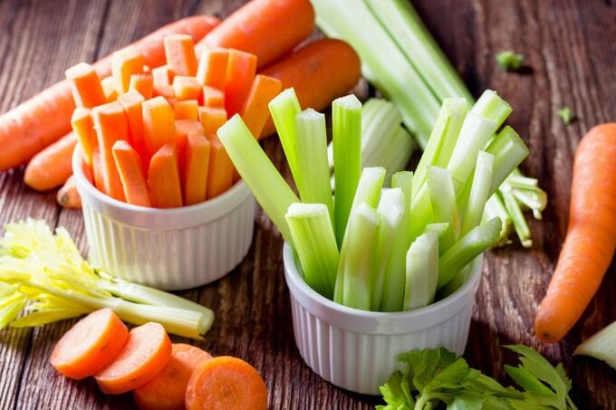 Cà rốt, cần tây bảo vệ cơ thể khỏi độc tố từ khói thuốc, không khí ô nhiễm