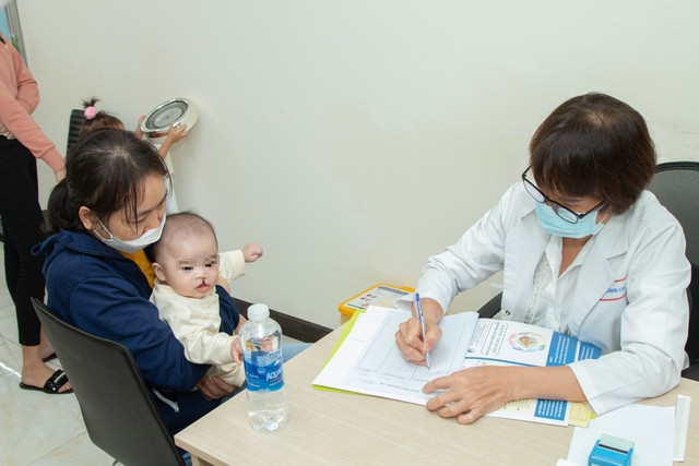 TP. HCM phẫu thuật miễn phí cho 150 trẻ bị dị tật khe hở môi - vòm miệng
