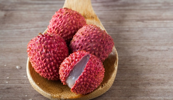Cách làm mặt nạ dưỡng tóc với quả vải