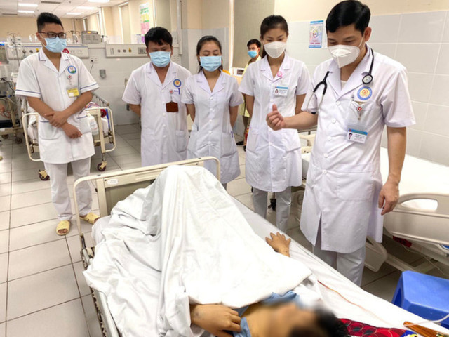 Hòa Bình: 2 bệnh nhân bị ngộ độc lá du mại