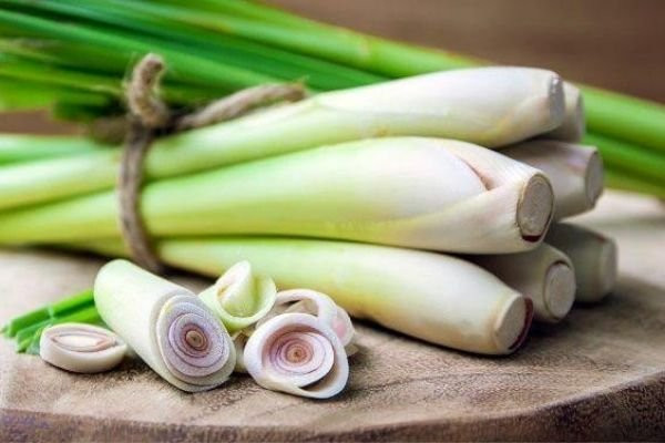 Cách xông mặt làm thoáng lỗ chân lông, sạch mụn ẩn