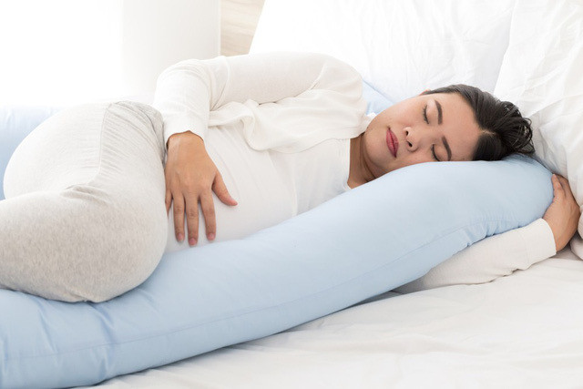 Những tư thế nằm ngủ phù hợp dành cho phụ nữ mang thai