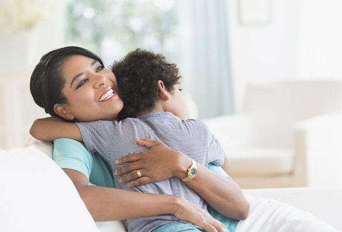 Cha mẹ nên lắng nghe, đồng cảm và thấu hiểu con cái