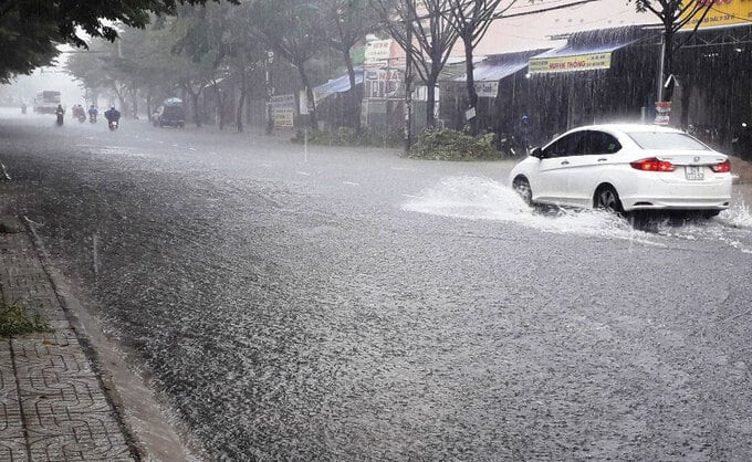 Dự báo thời tiết ngày 2/6: Khu vực vùng núi Bắc Bộ có mưa rào và dông