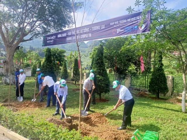 Lào Cai chung tay bảo vệ môi trường bằng những việc đơn giản và từ những hành động nhỏ nhất