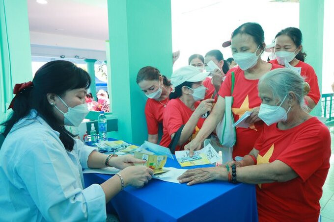 Ngày truyền thống Người cao tuổi Việt Nam 6/6/2022: TP HCM chăm sóc sức khỏe miễn phí cho 500 người cao tuổi