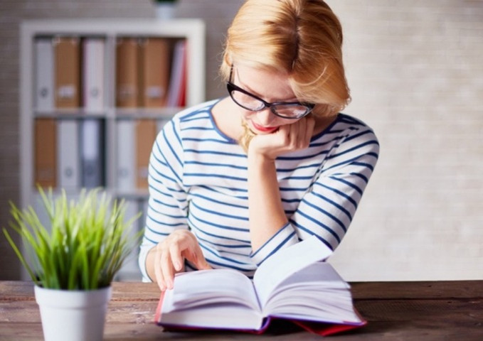 Đọc sách giúp bạn thư giãn và còn giúp rất nhiều cho sức khoẻ tinh thần
