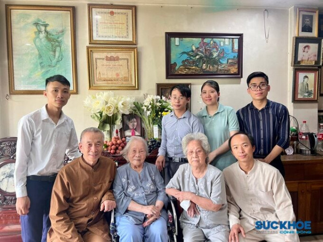 Dâng hương tưởng niệm Liệt sĩ – bác sĩ Đặng Thuỳ Trâm