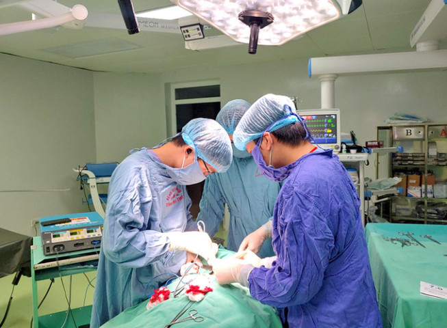 Phú Thọ cứu bệnh nhân sốc mất máu do vỡ u thận