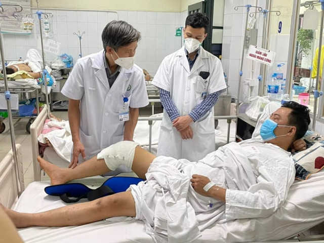 Chuyên gia khuyến cáo không nên chườm nóng, bôi mật gấu khi bị chấn thương thể thao