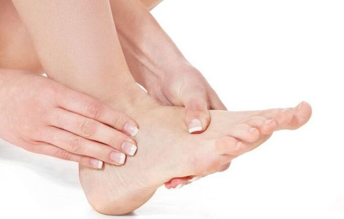 Những triệu chứng ở chân báo hiệu bệnh tiểu đường