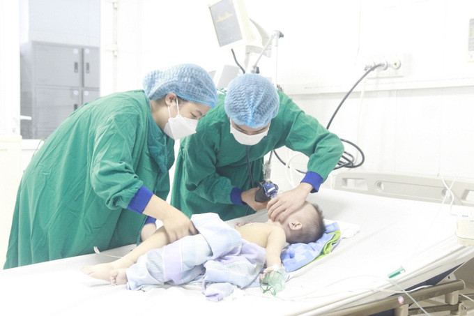 Quảng Ninh cứu sống bé 2 tuổi bị đuối nước ở hồ bơi khách sạn