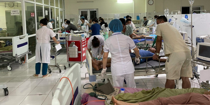 Bắc Kạn cấp cứu 8 người ngộ độc nặng sau bữa tối