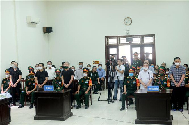 Chính thức tuyên án phạt 14 bị cáo trong vụ buôn lậu gần 200 triệu lít xăng