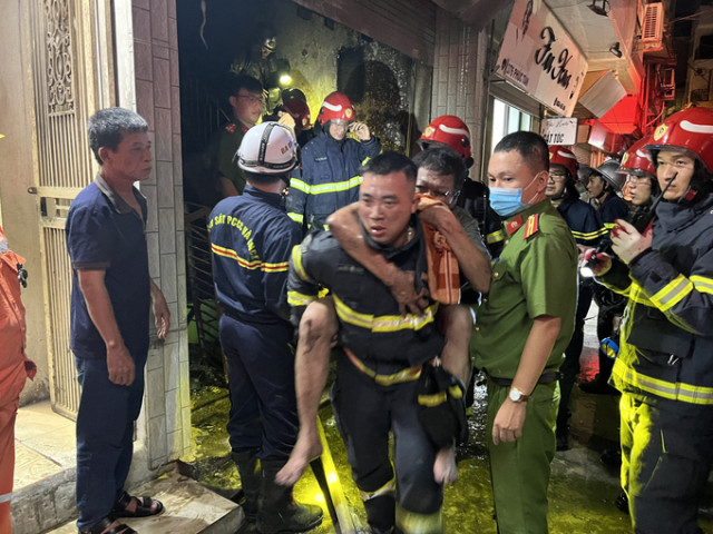 Hà Nội: Tặng Bằng khen cho tập thể và cá nhân cứu 4 người trong vụ cháy ở Phúc Tân