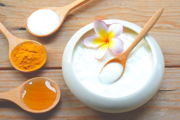 Công dụng bất ngờ đến từ sữa chua bột nghệ